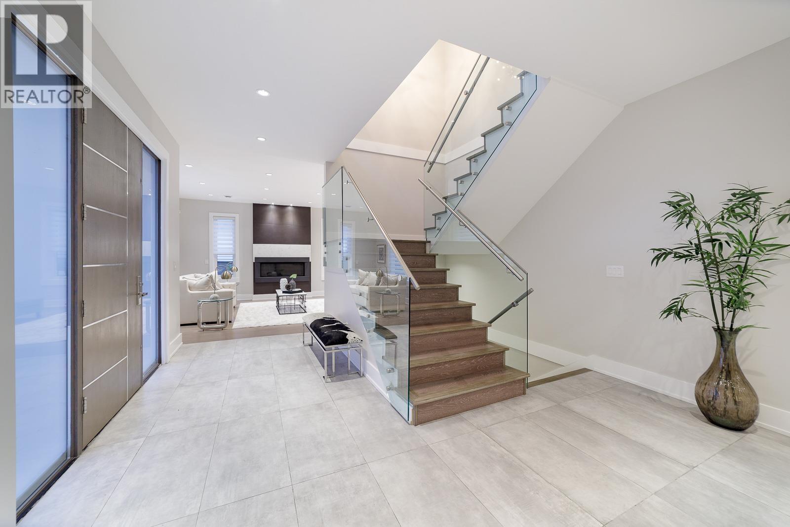 517 GRANADA CRESCENT, North Vancouver