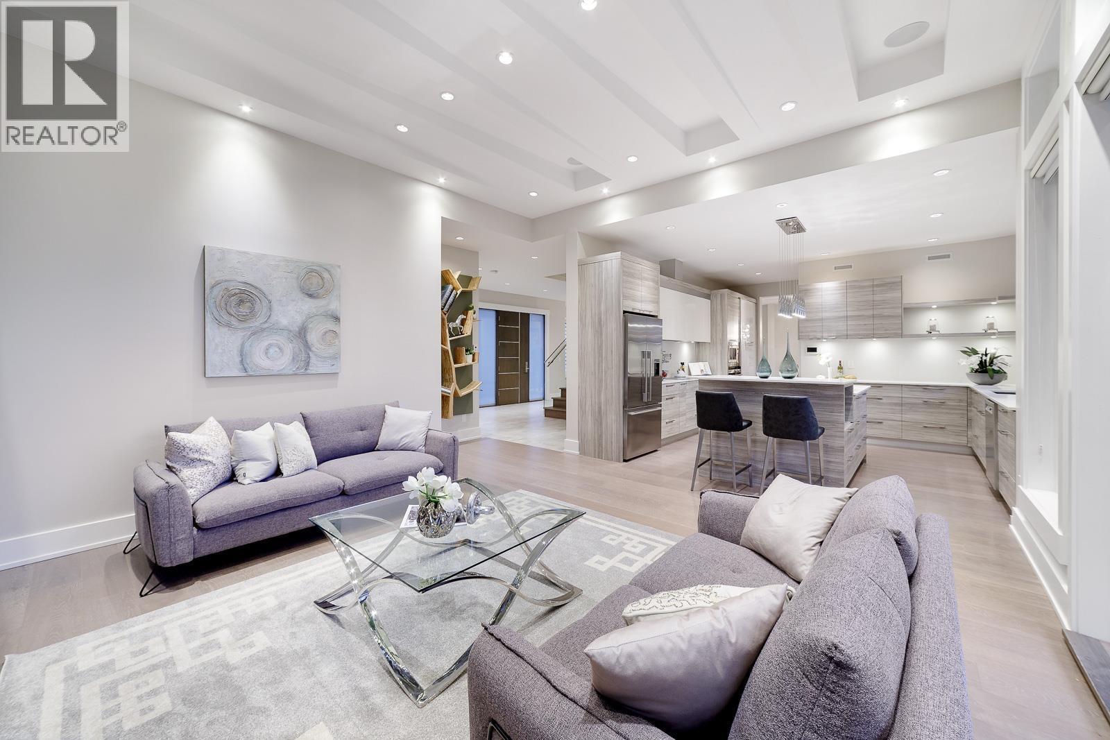 517 GRANADA CRESCENT, North Vancouver