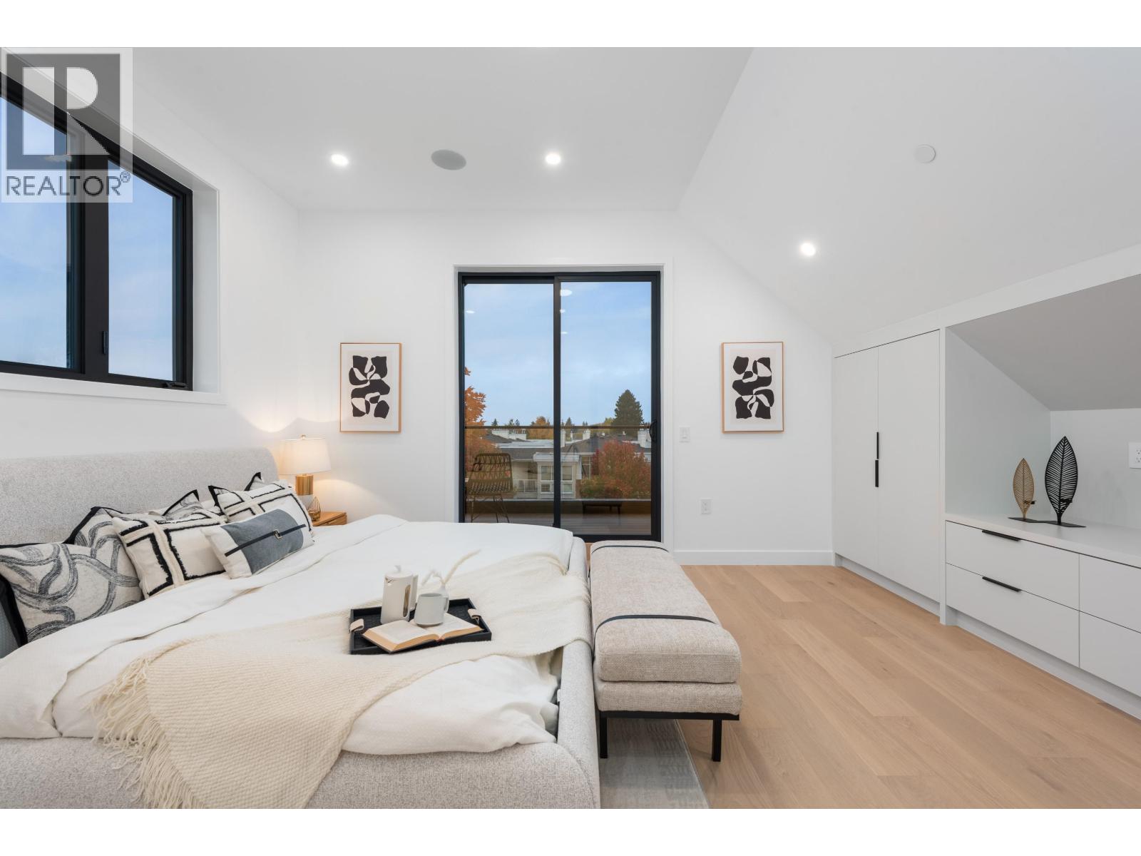 1 312 E 37 AVENUE, Vancouver