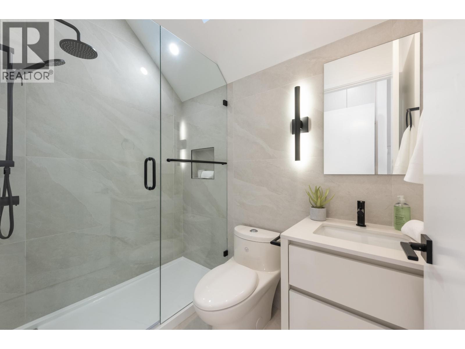 1 312 E 37 AVENUE, Vancouver