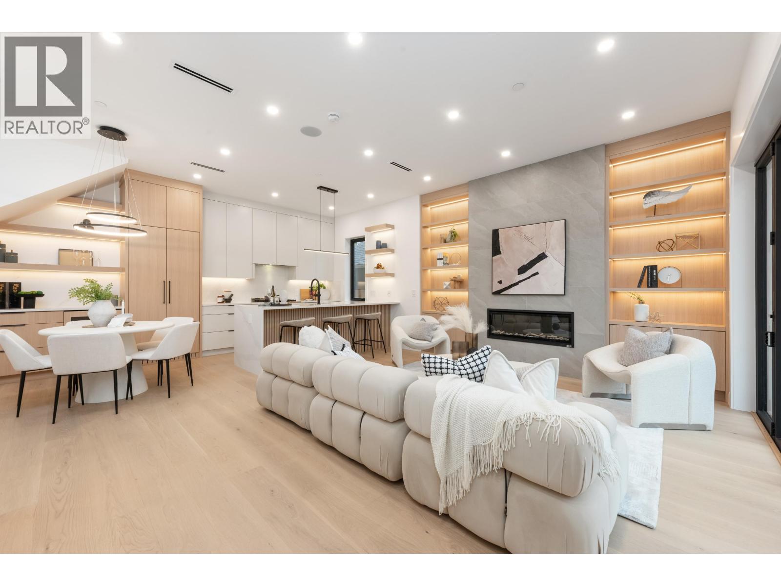 1 312 E 37 AVENUE, Vancouver