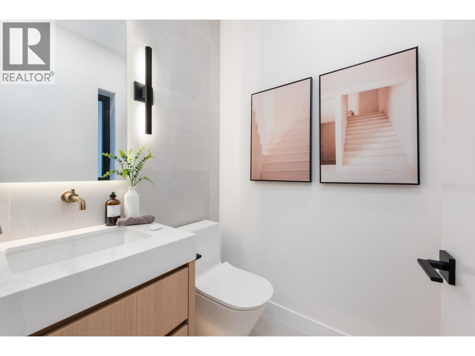 1 312 E 37 AVENUE, Vancouver