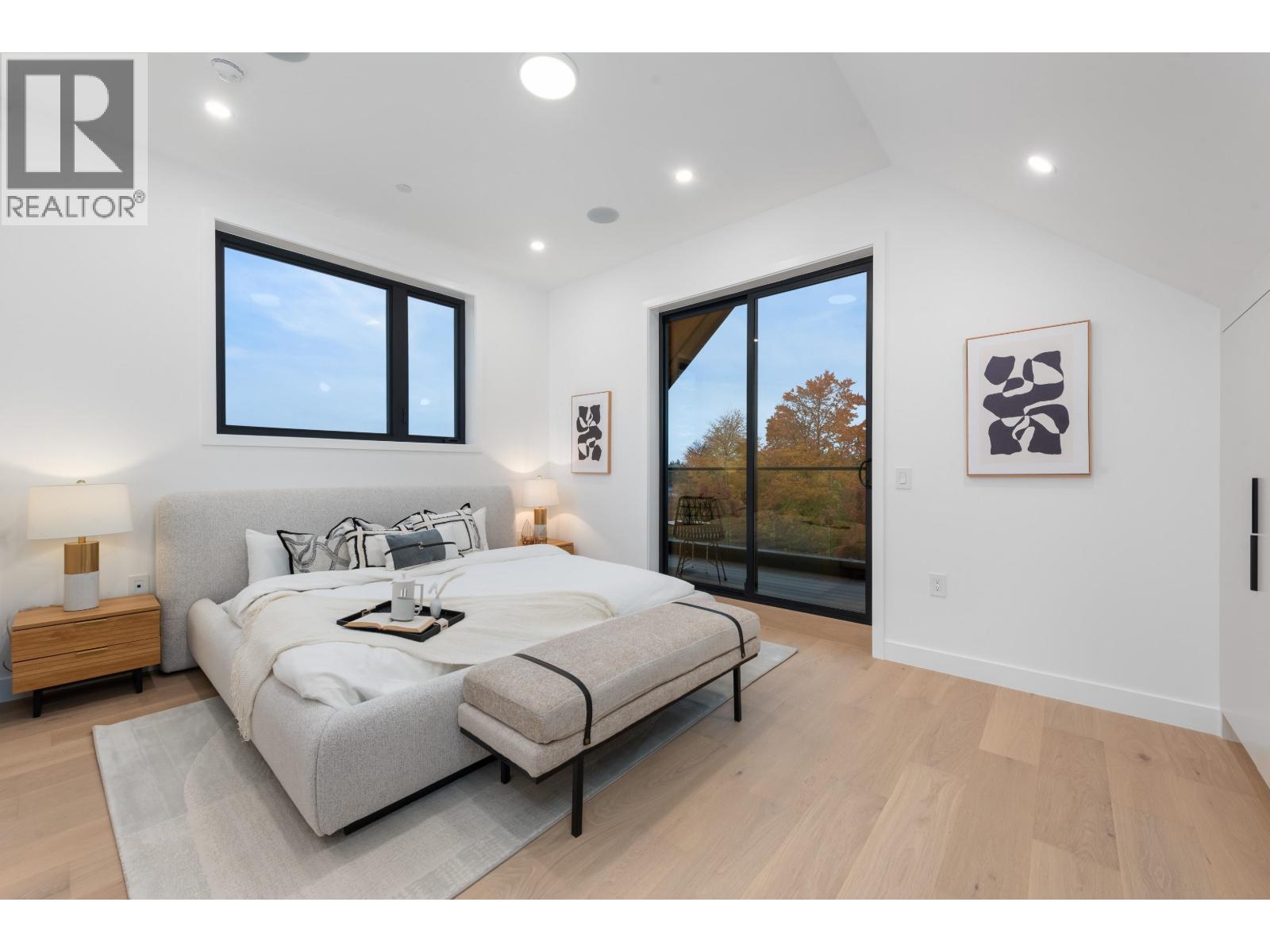 1 312 E 37 AVENUE, Vancouver