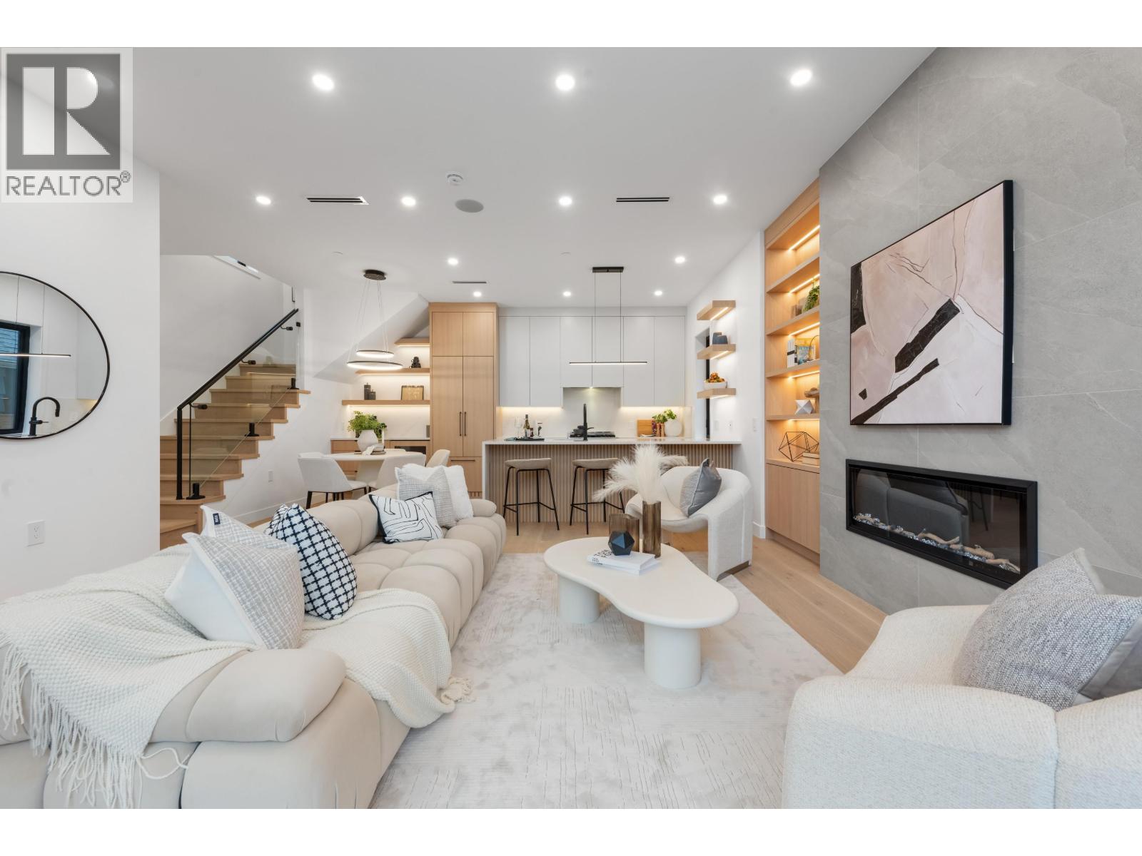 1 312 E 37 AVENUE, Vancouver