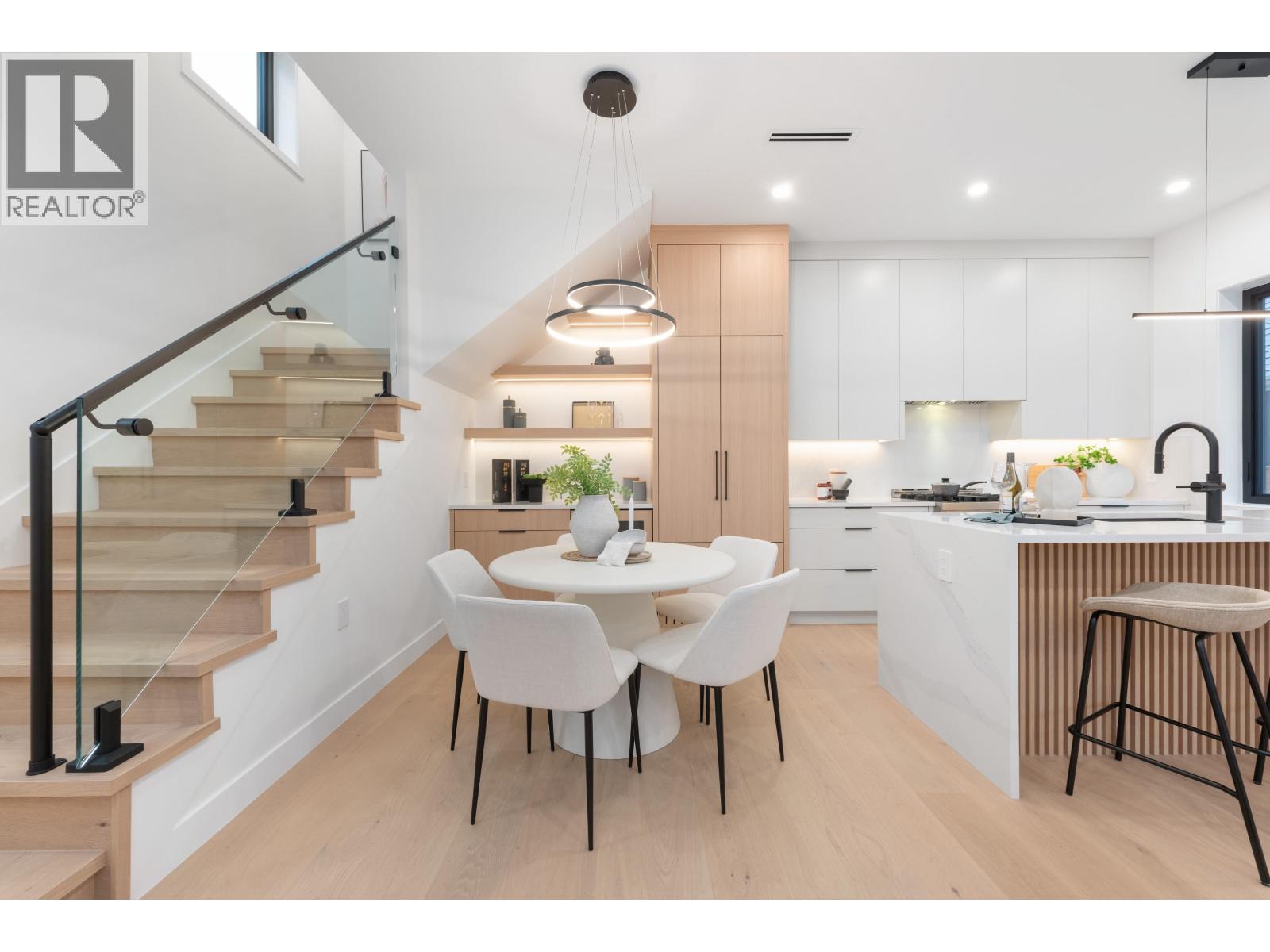 1 312 E 37 AVENUE, Vancouver