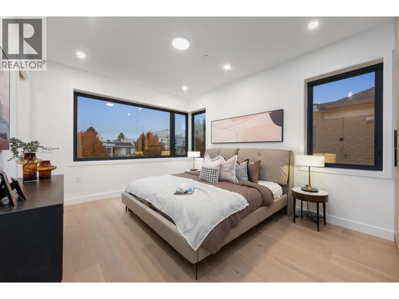 1 312 E 37 AVENUE, Vancouver