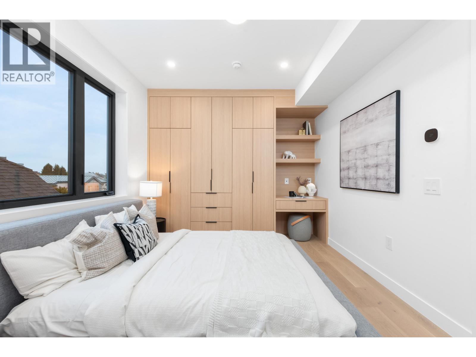 1 312 E 37 AVENUE, Vancouver