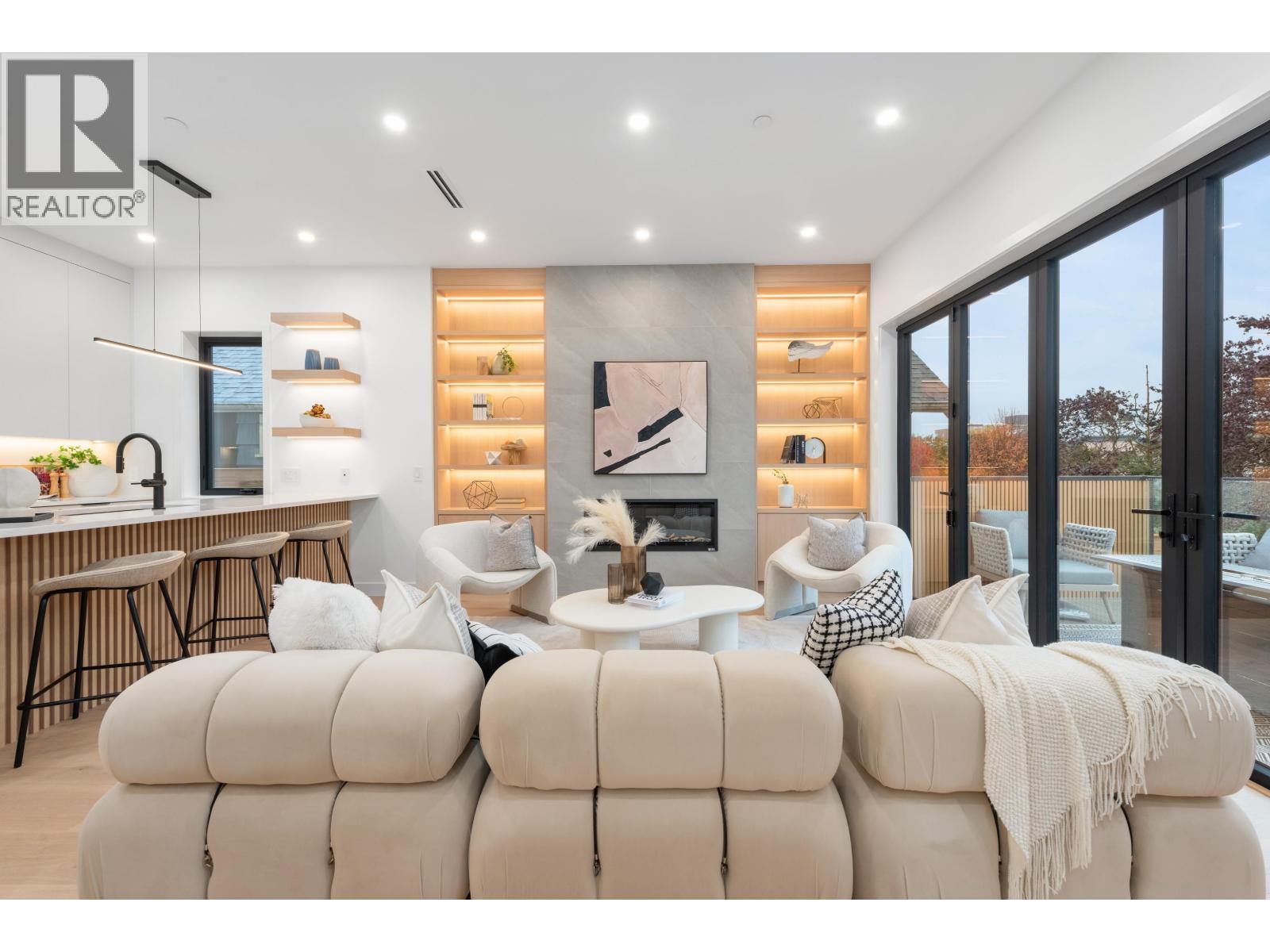 1 312 E 37 AVENUE, Vancouver