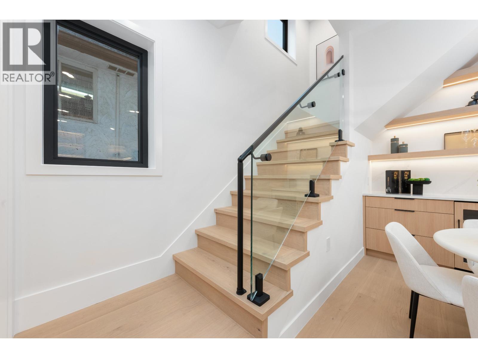 1 312 E 37 AVENUE, Vancouver