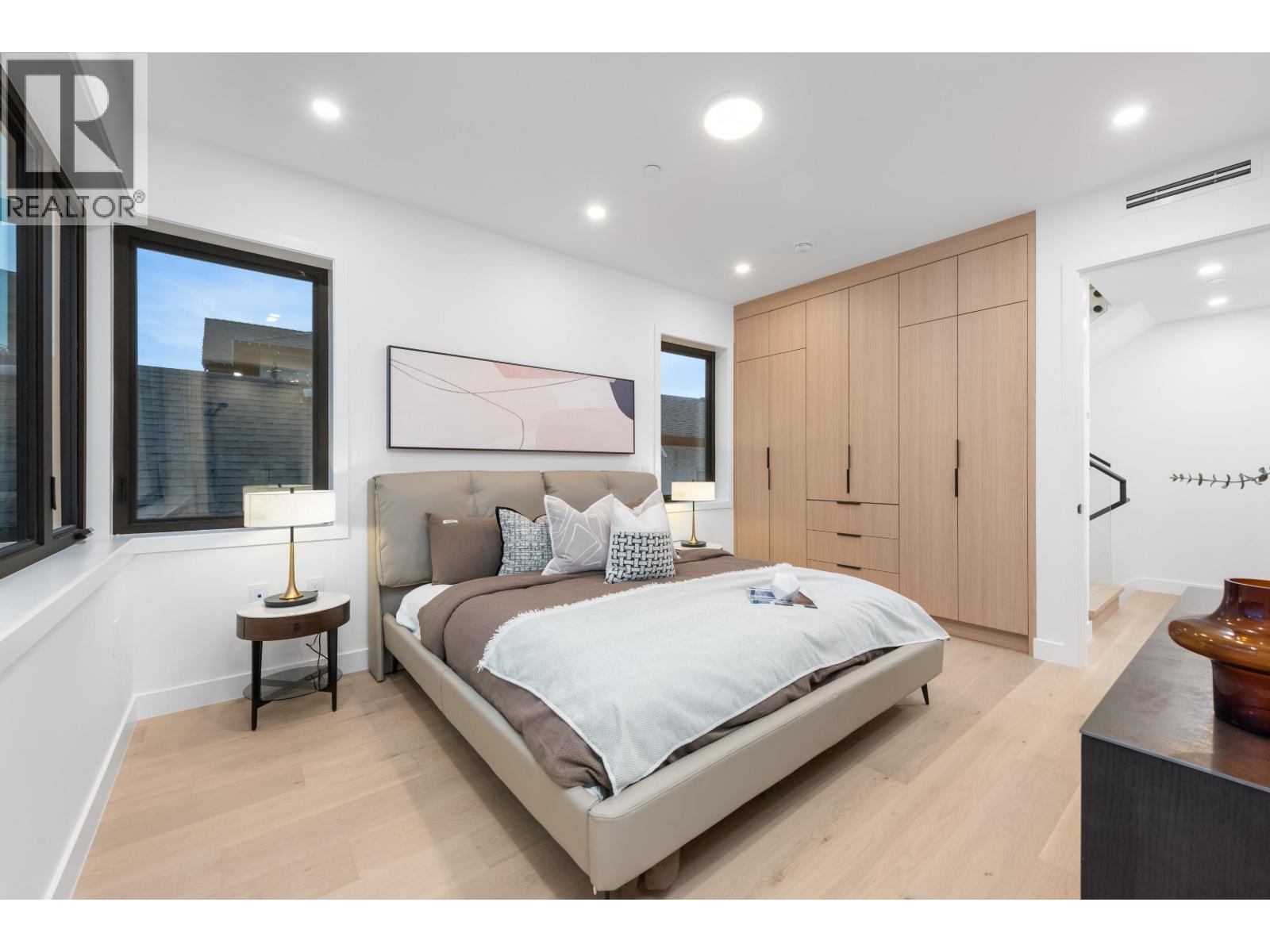 1 312 E 37 AVENUE, Vancouver