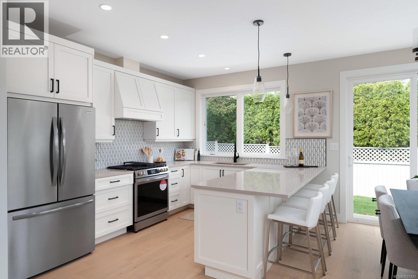  9556 Northlawn Terrace, Sidney