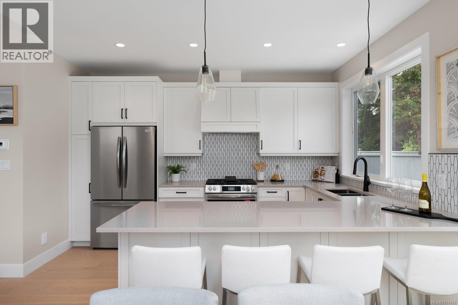  9556 Northlawn Terrace, Sidney