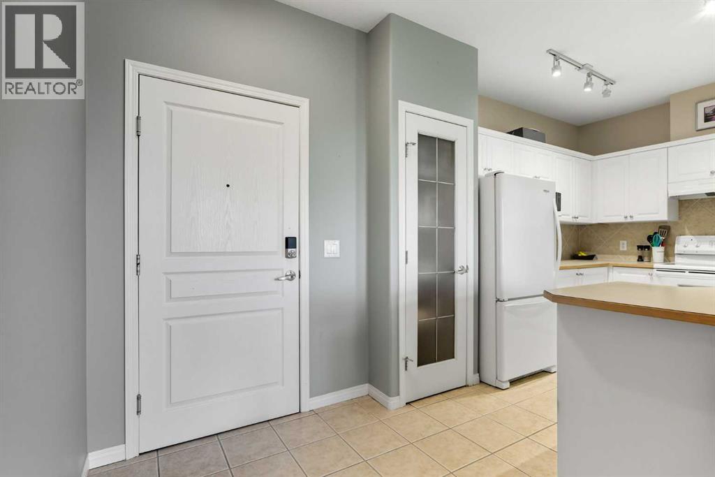 Single Family House for Sale in   Lake Fraser Green SE Lake Bonavista Calgary 