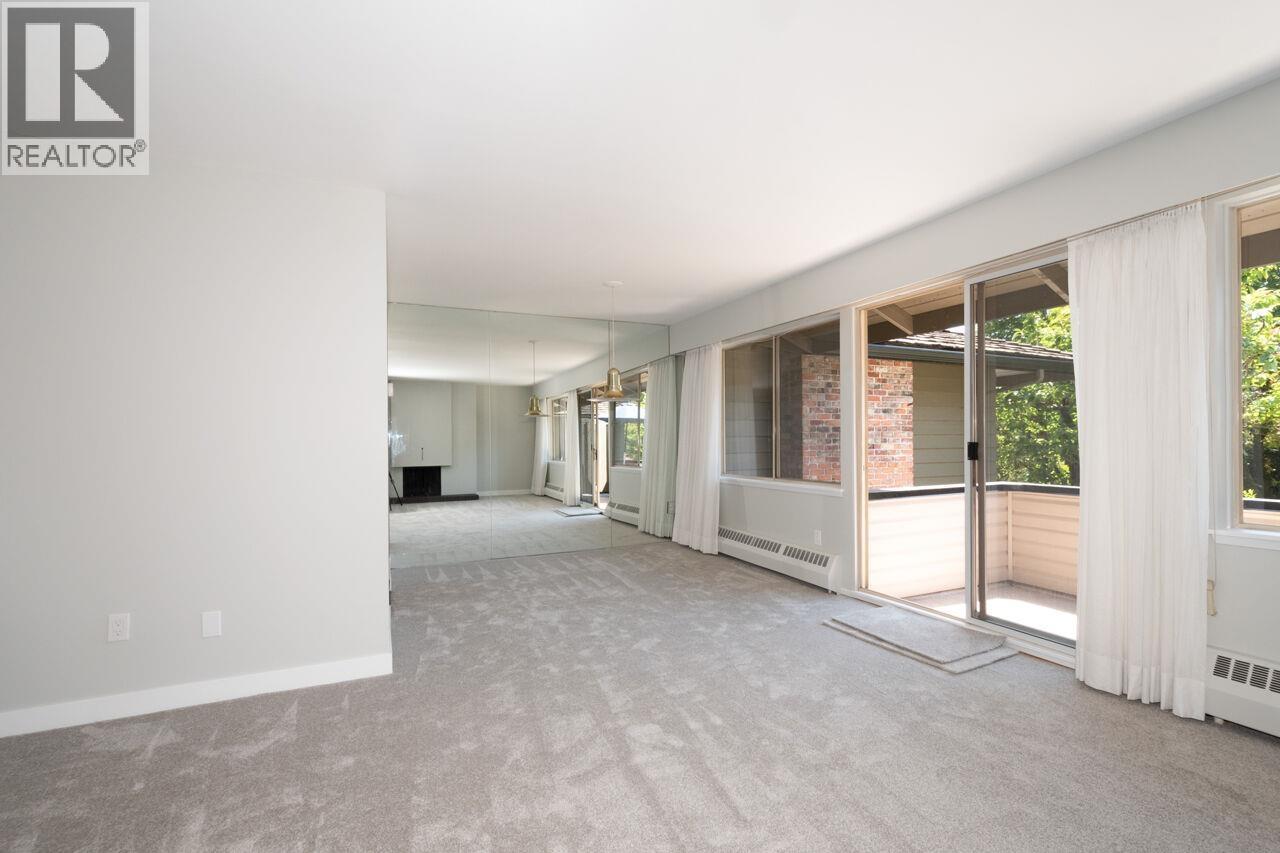 810 235 KEITH ROAD, West Vancouver