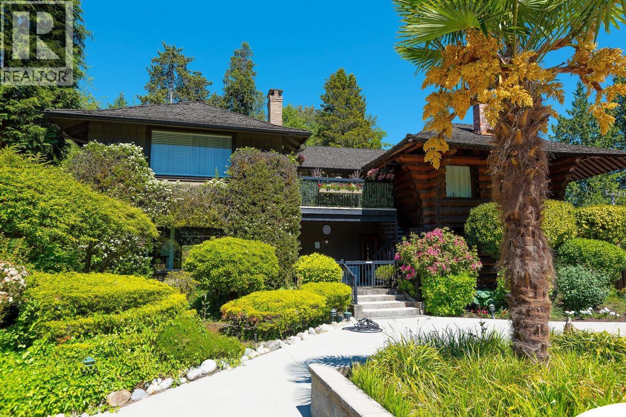 810 235 KEITH ROAD, West Vancouver