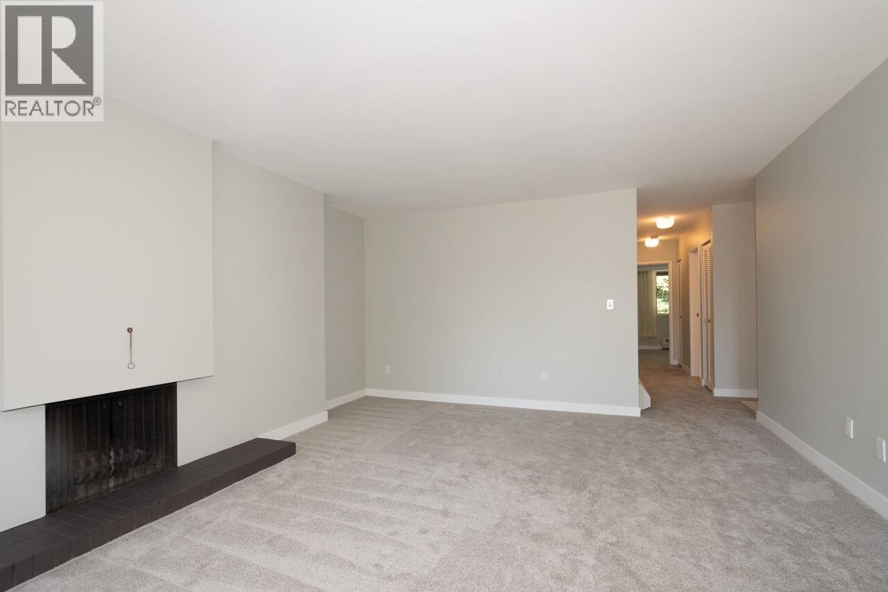 810 235 KEITH ROAD, West Vancouver