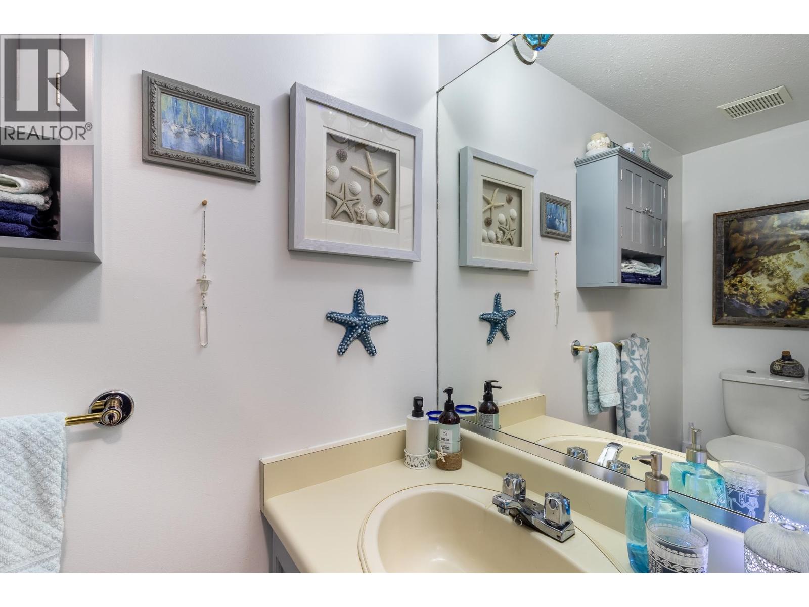 2 765 SCHOOL ROAD, Gibsons