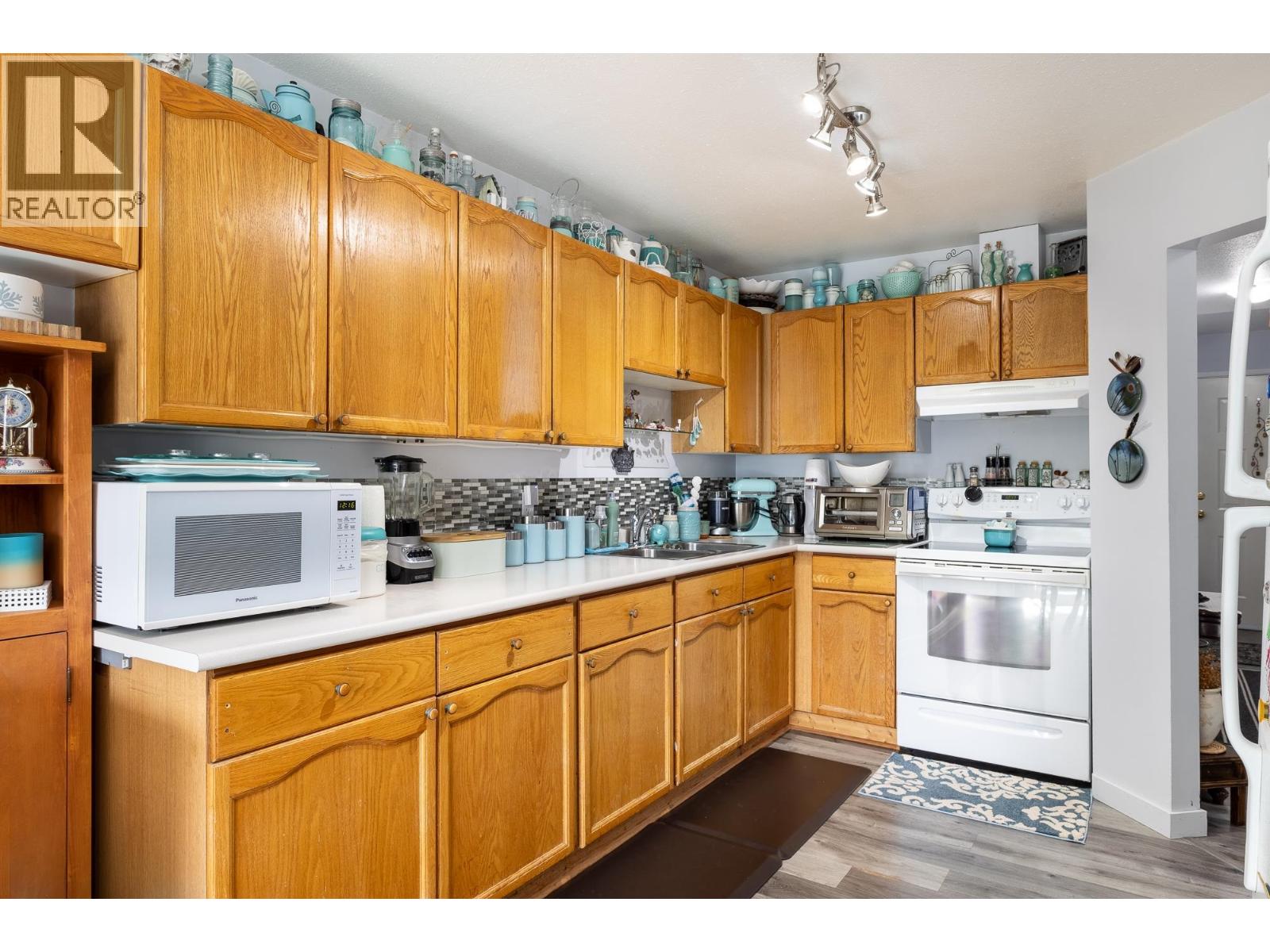 2 765 SCHOOL ROAD, Gibsons