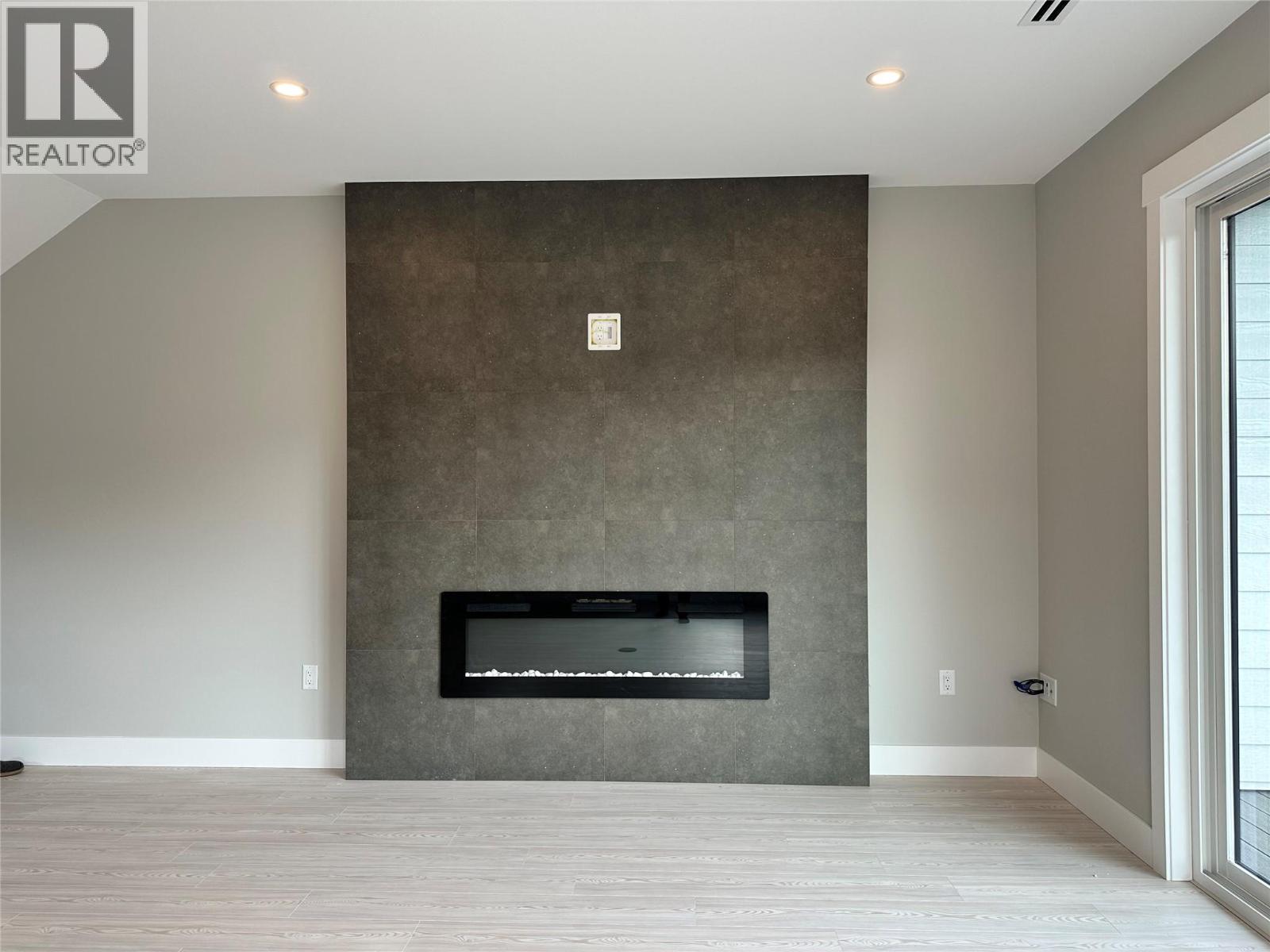 932-1 Redstone Drive, Rossland