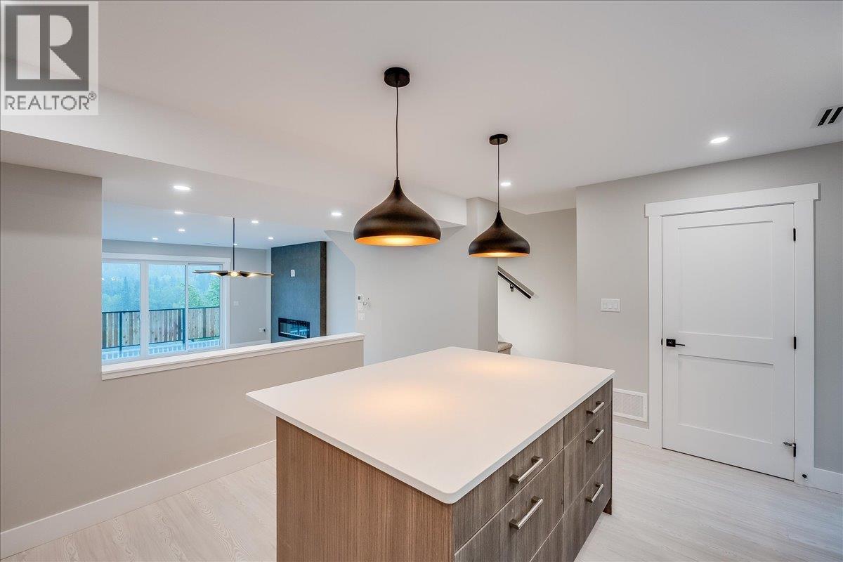 932-1 Redstone Drive, Rossland