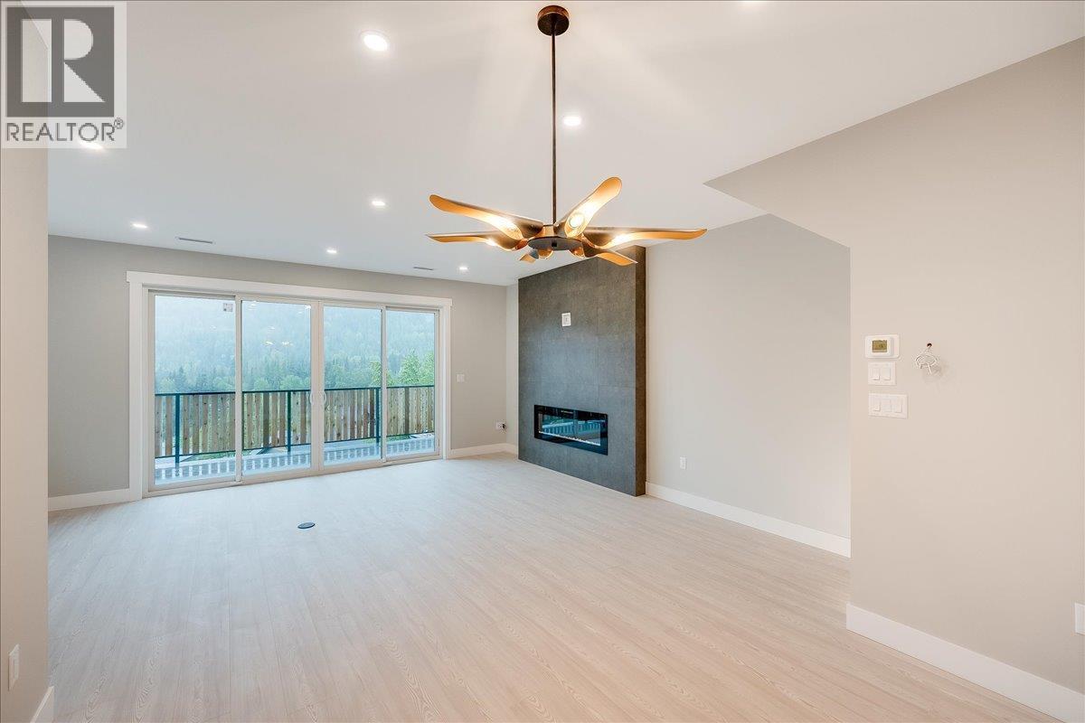 932-1 Redstone Drive, Rossland