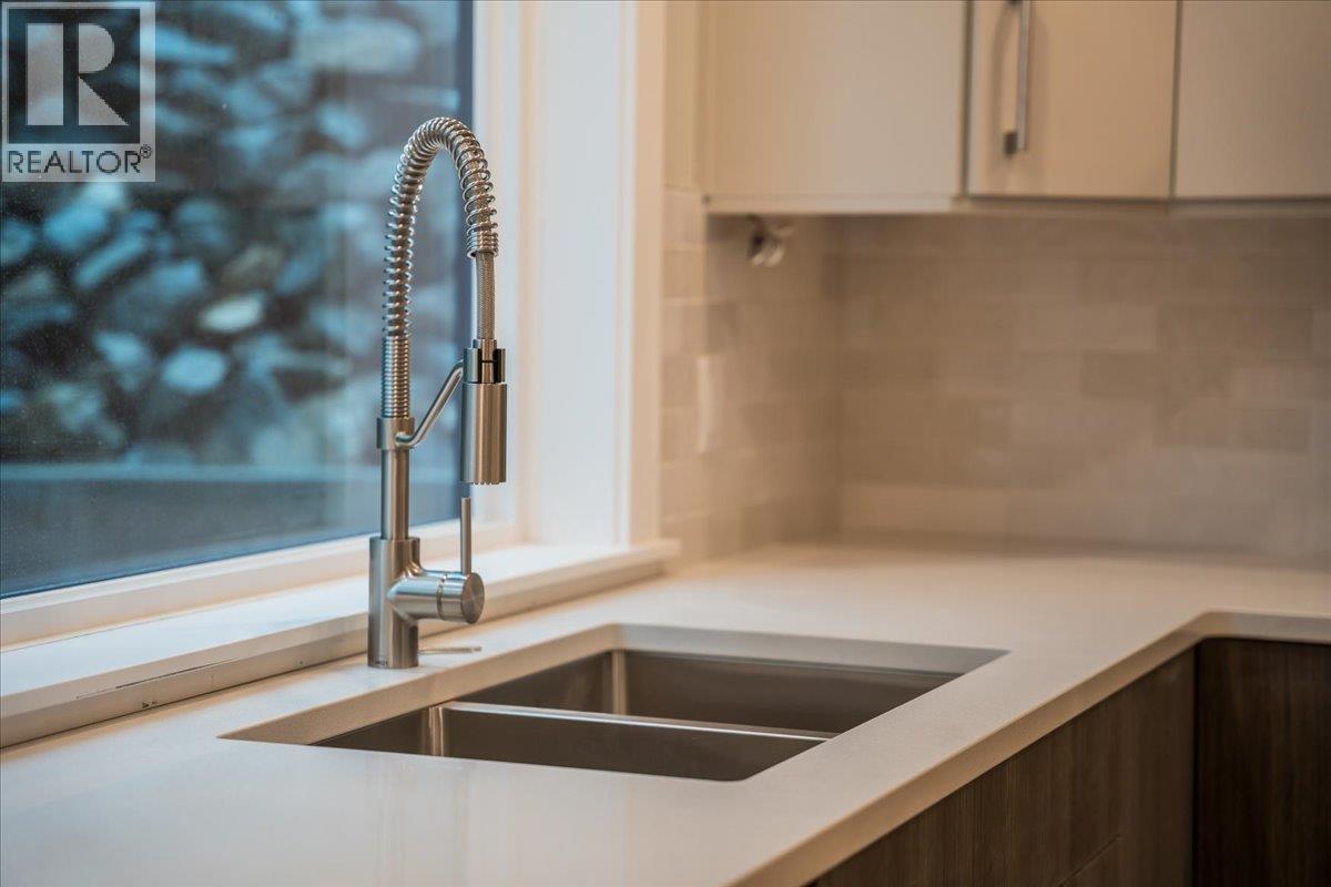 932-1 Redstone Drive, Rossland