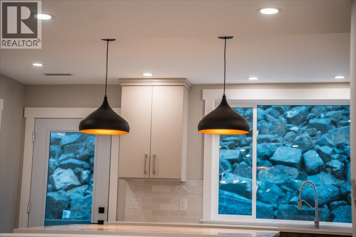 932-1 Redstone Drive, Rossland