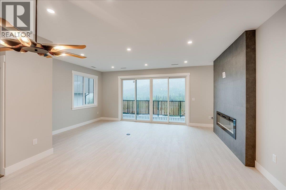 932-1 Redstone Drive, Rossland