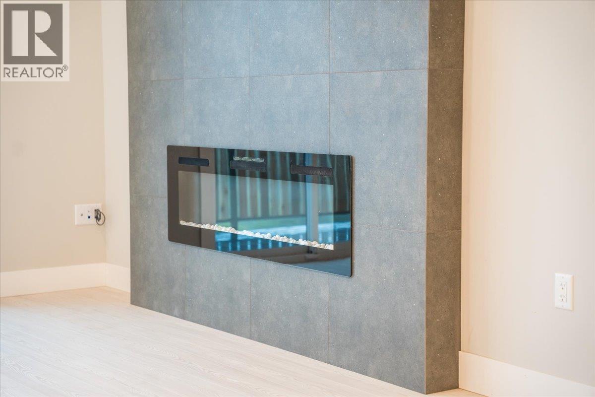 932-1 Redstone Drive, Rossland