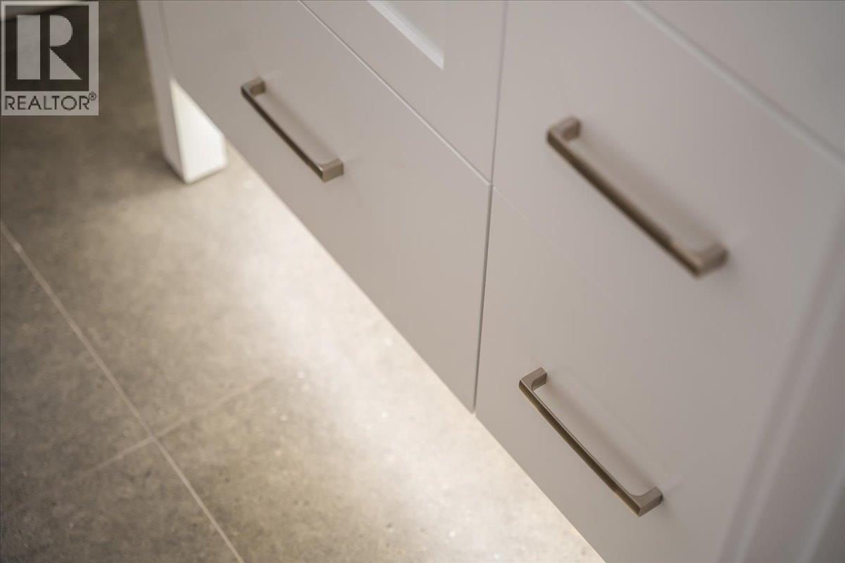 932-1 Redstone Drive, Rossland