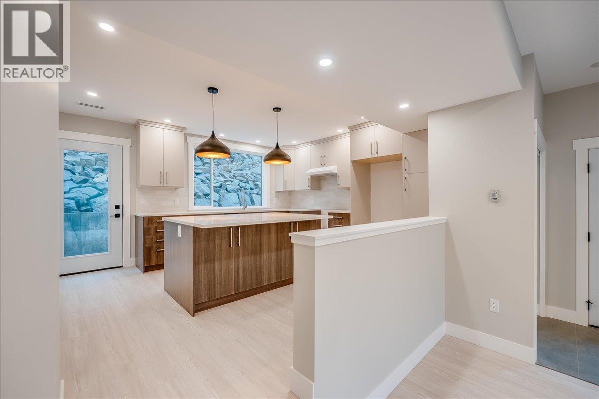 932-1 Redstone Drive, Rossland