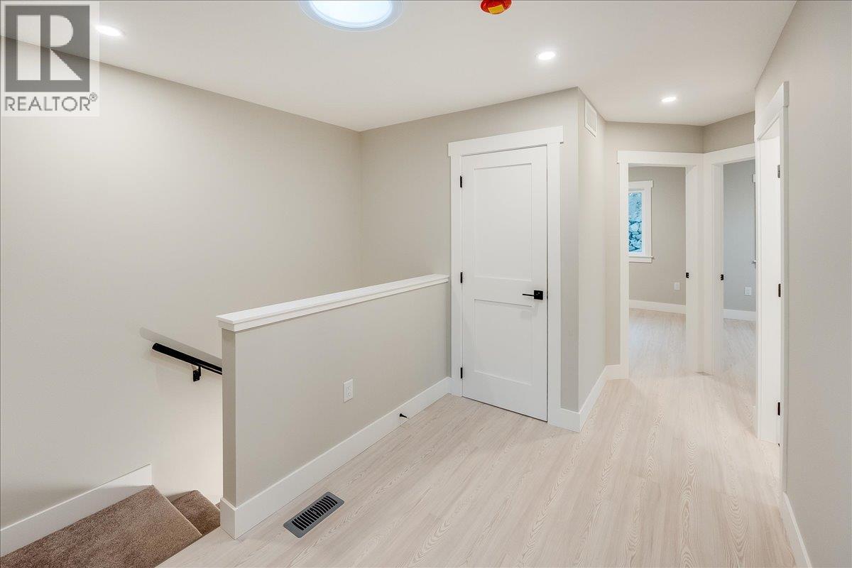 932-1 Redstone Drive, Rossland