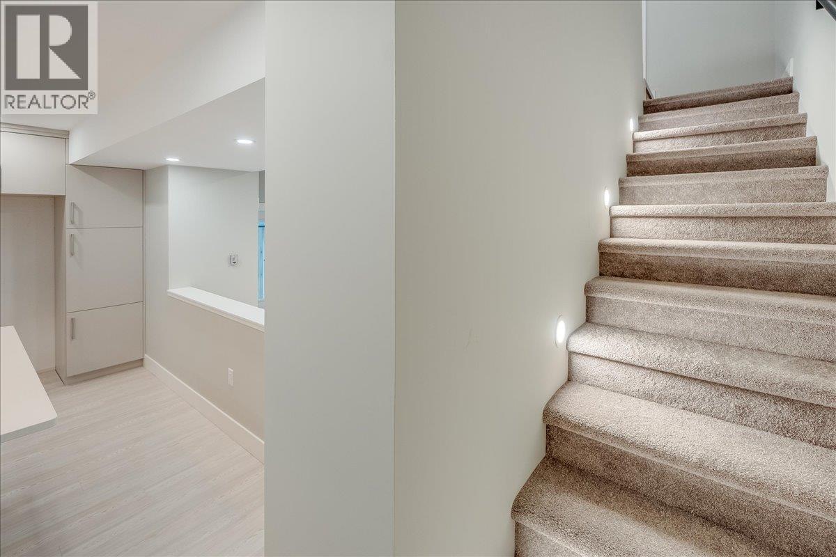 932-1 Redstone Drive, Rossland