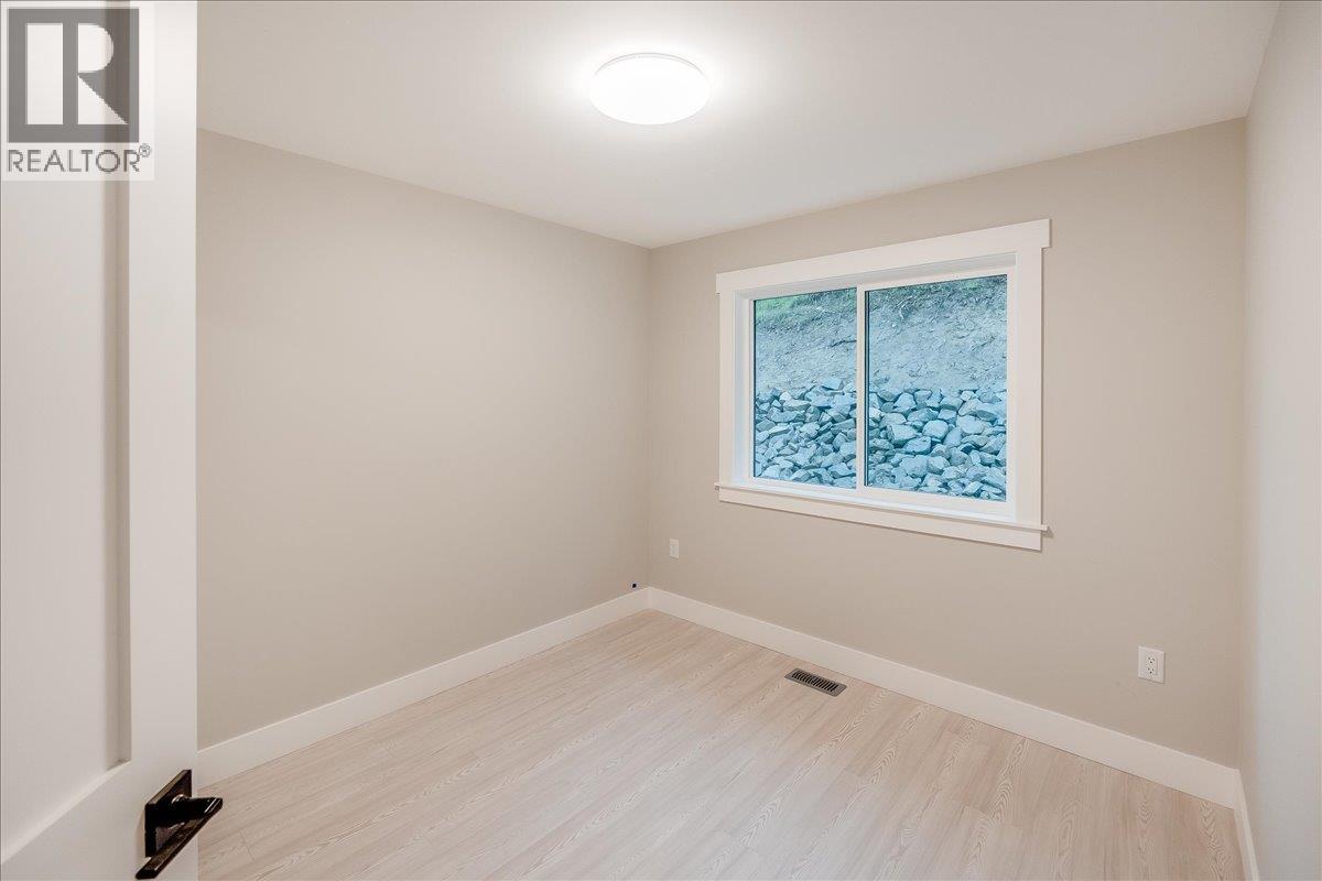 932-1 Redstone Drive, Rossland