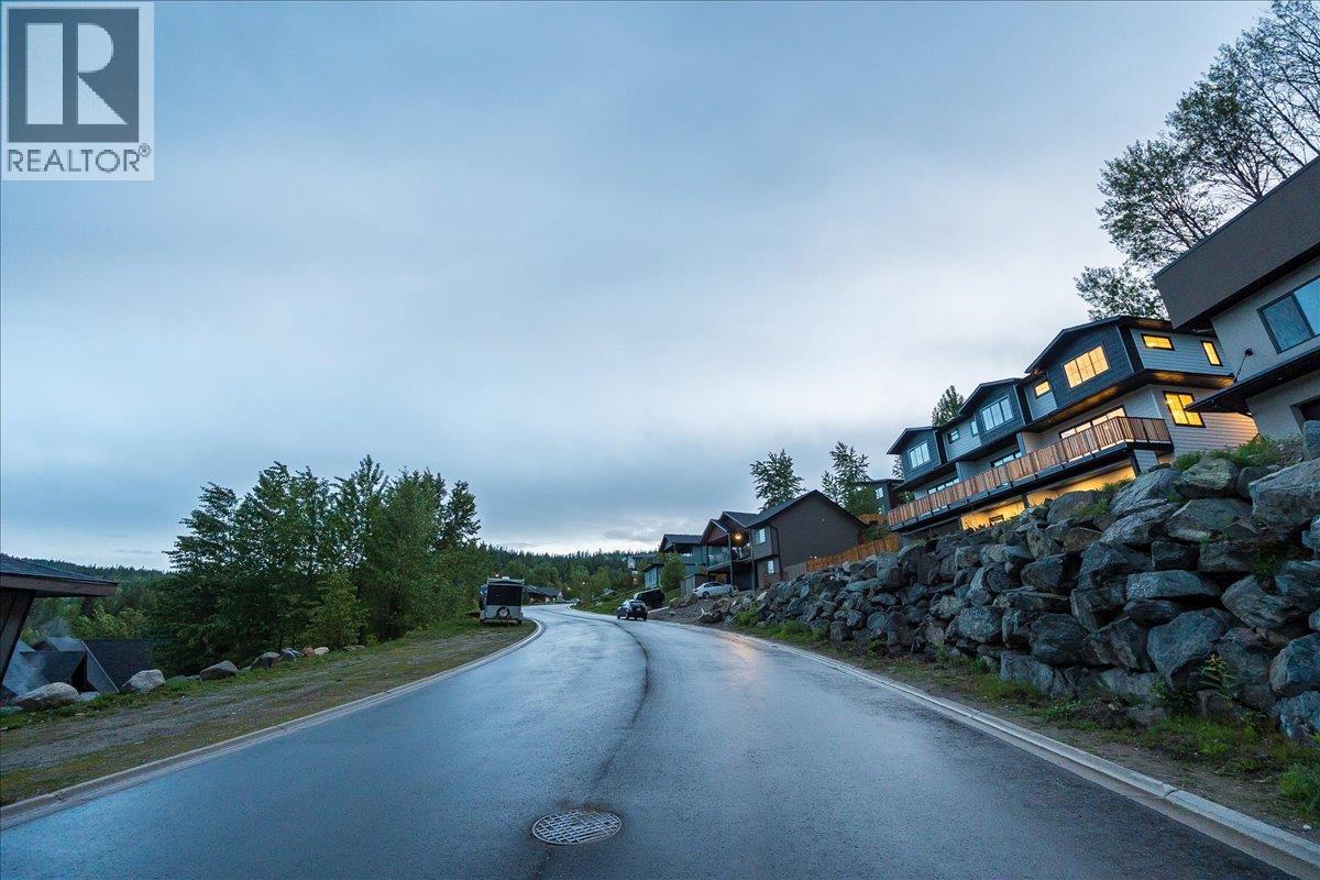 932-1 Redstone Drive, Rossland