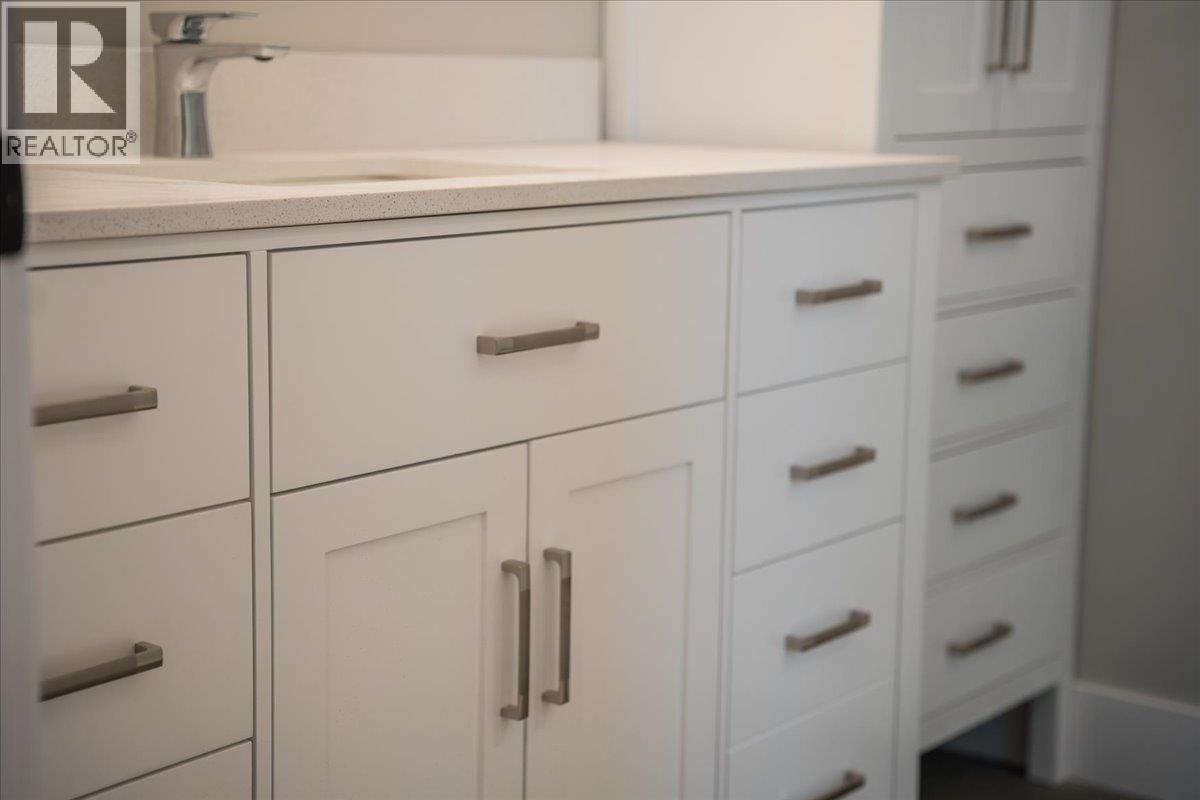 932-1 Redstone Drive, Rossland