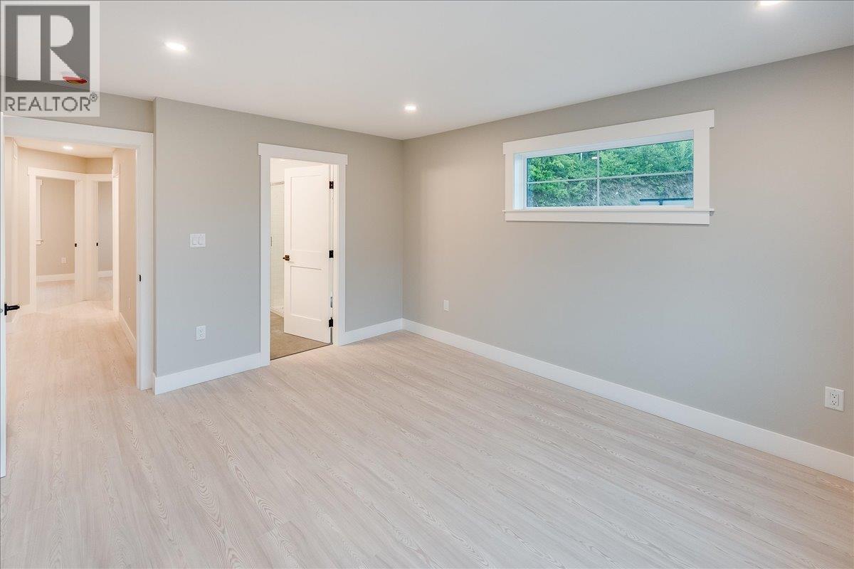 932-1 Redstone Drive, Rossland