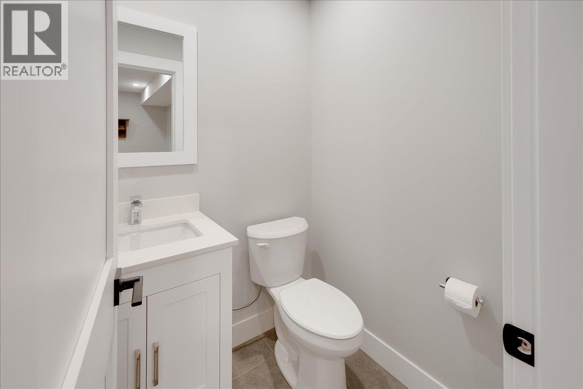 932-1 Redstone Drive, Rossland