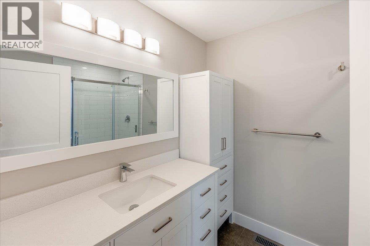 932-1 Redstone Drive, Rossland