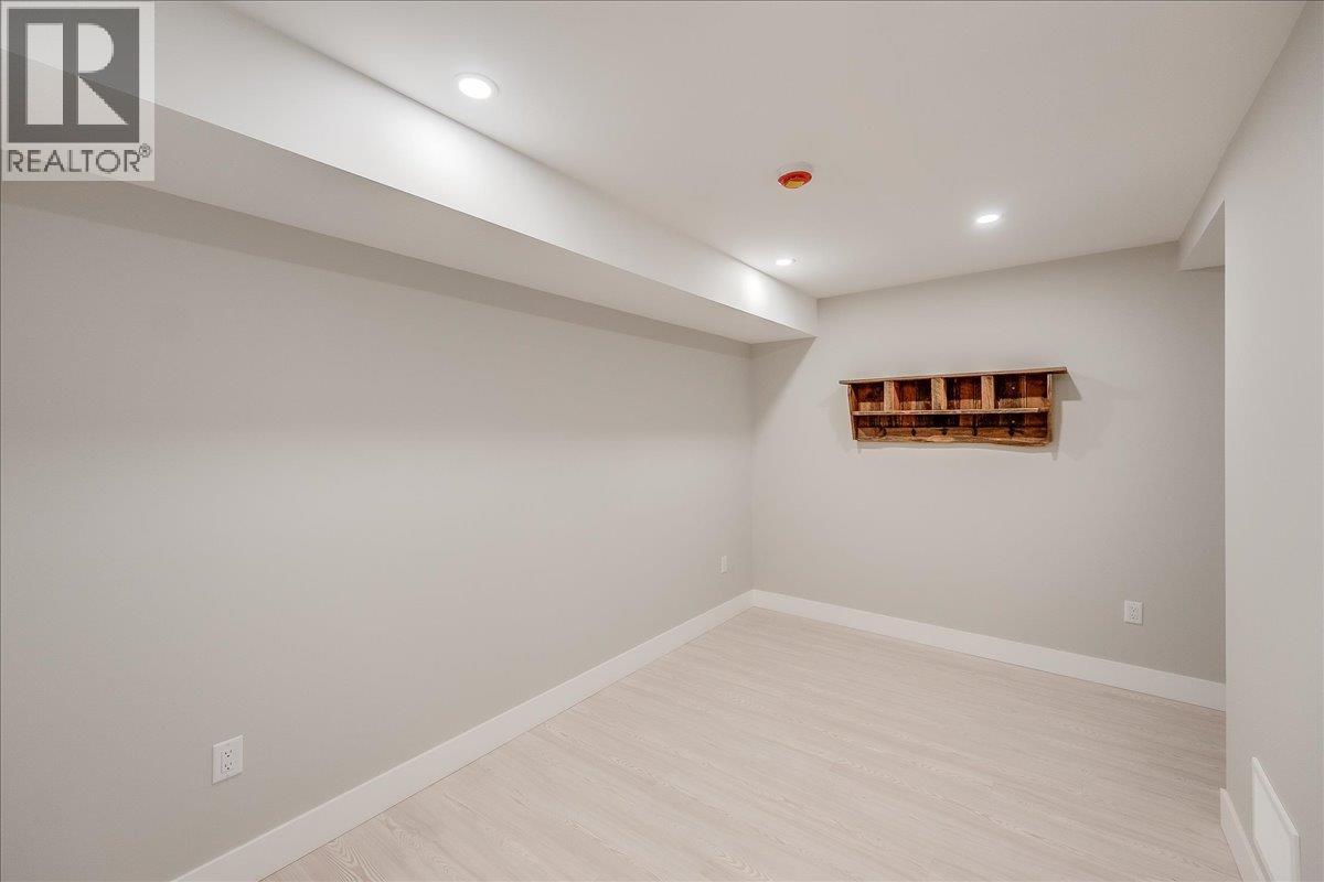 932-1 Redstone Drive, Rossland