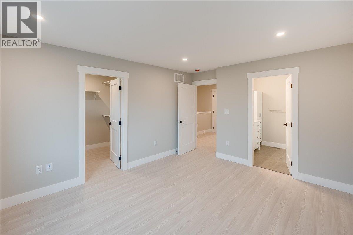 932-1 Redstone Drive, Rossland