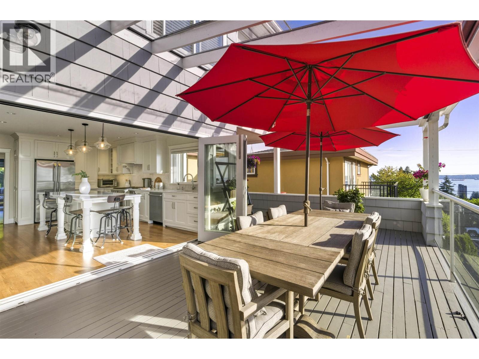 1631 22ND STREET, West Vancouver