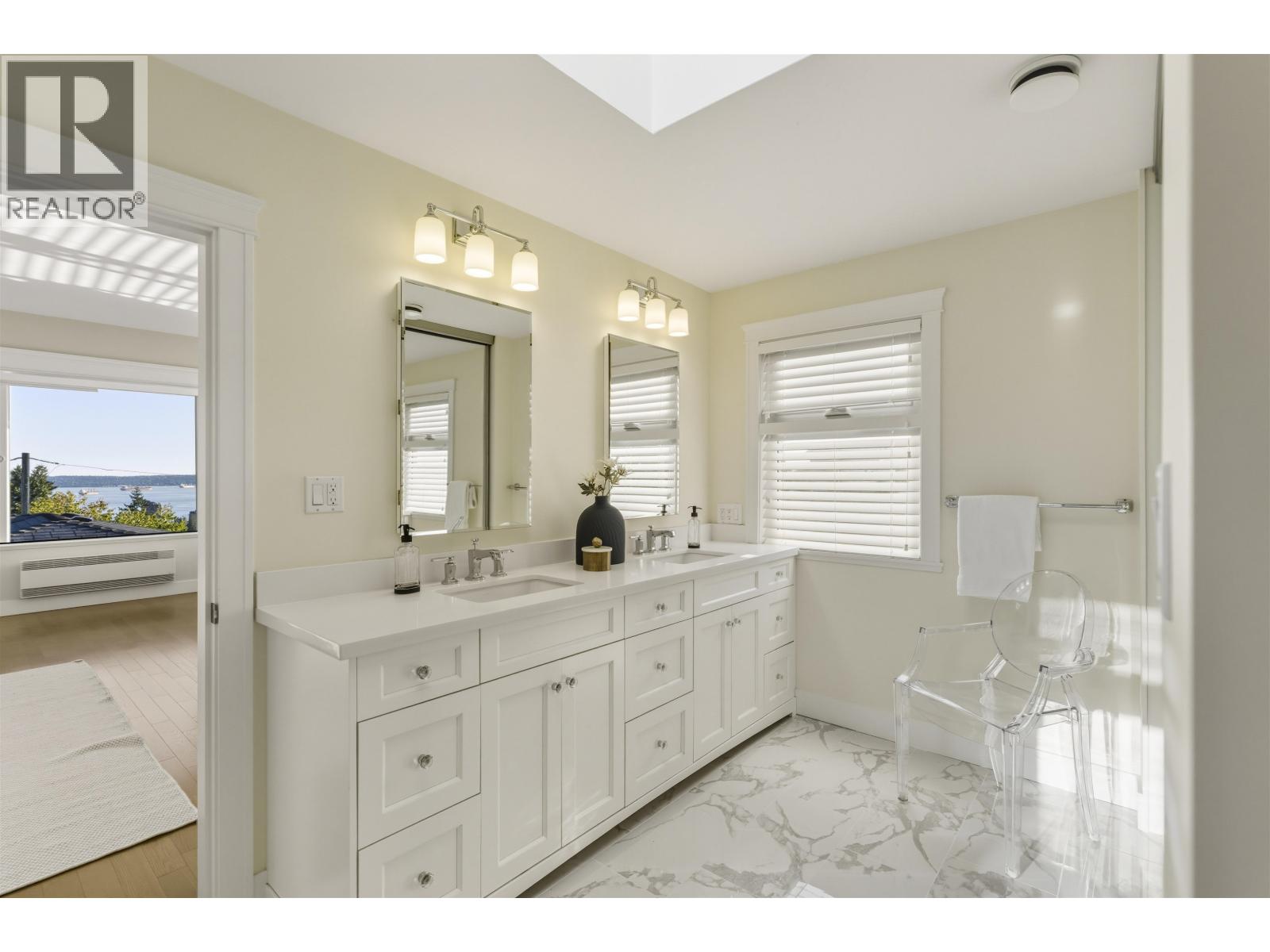 1631 22ND STREET, West Vancouver