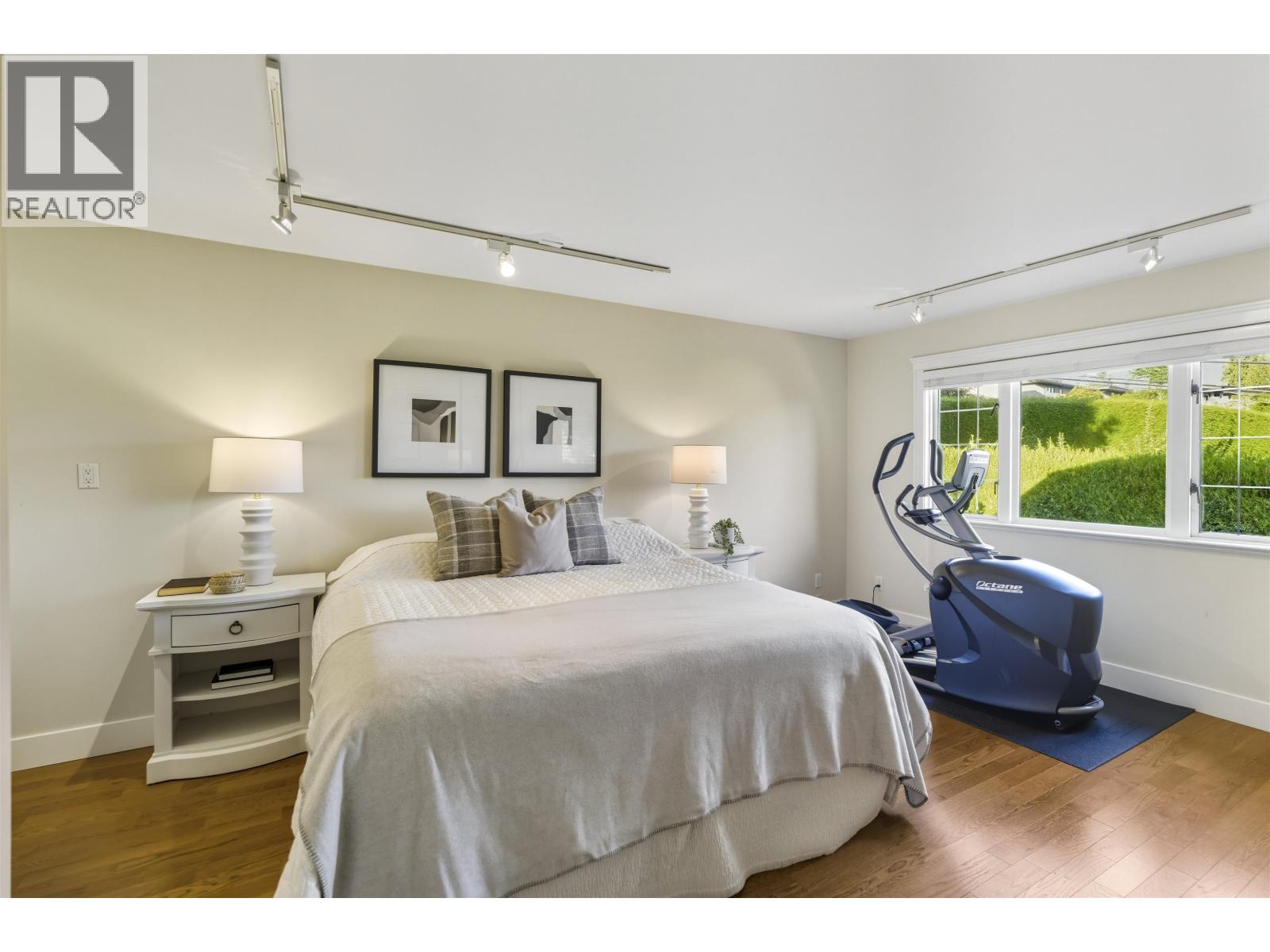 1631 22ND STREET, West Vancouver