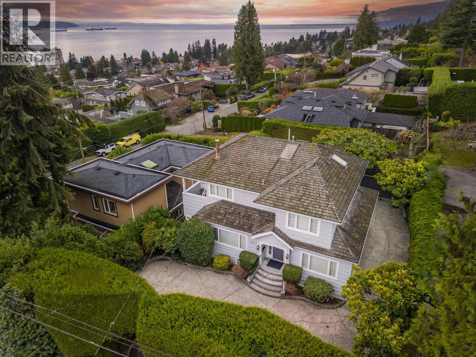 1631 22ND STREET, West Vancouver