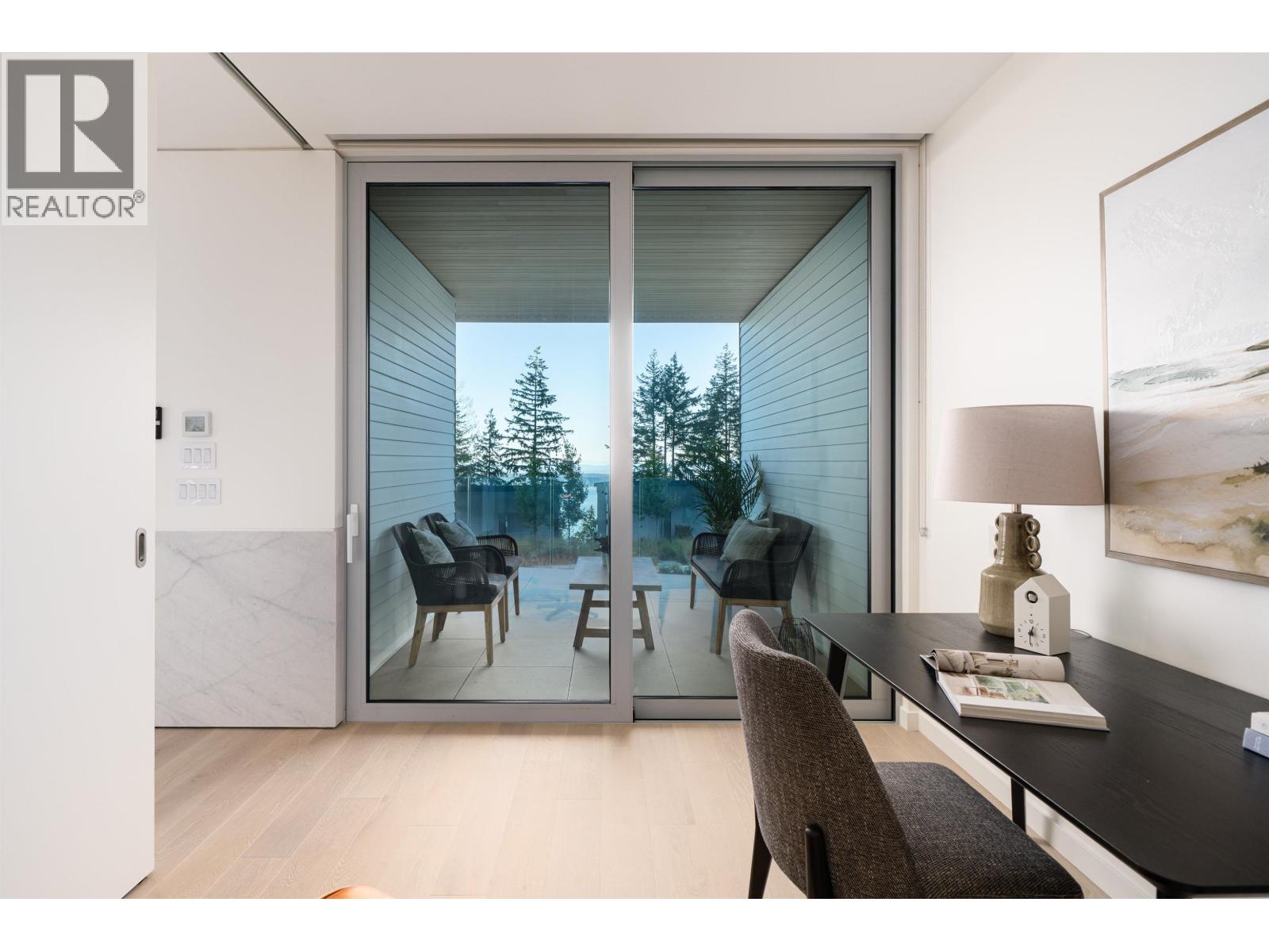 3317 CHIPPENDALE ROAD, West Vancouver