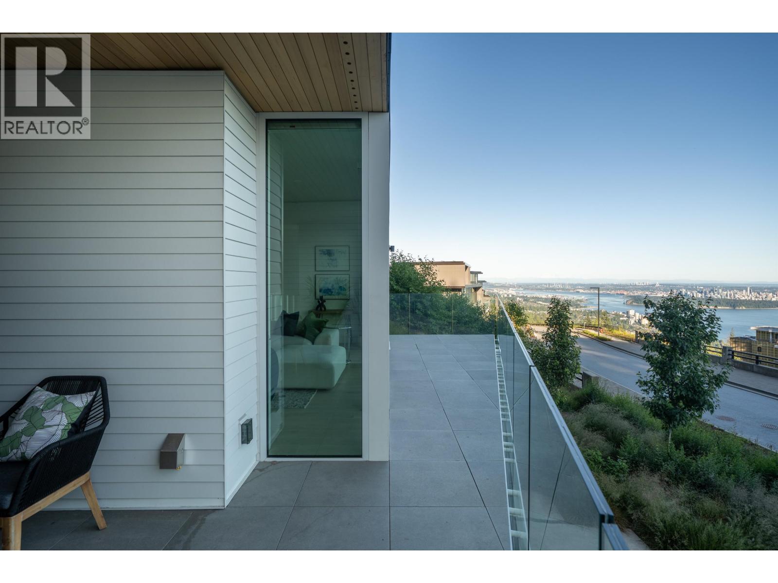 3317 CHIPPENDALE ROAD, West Vancouver