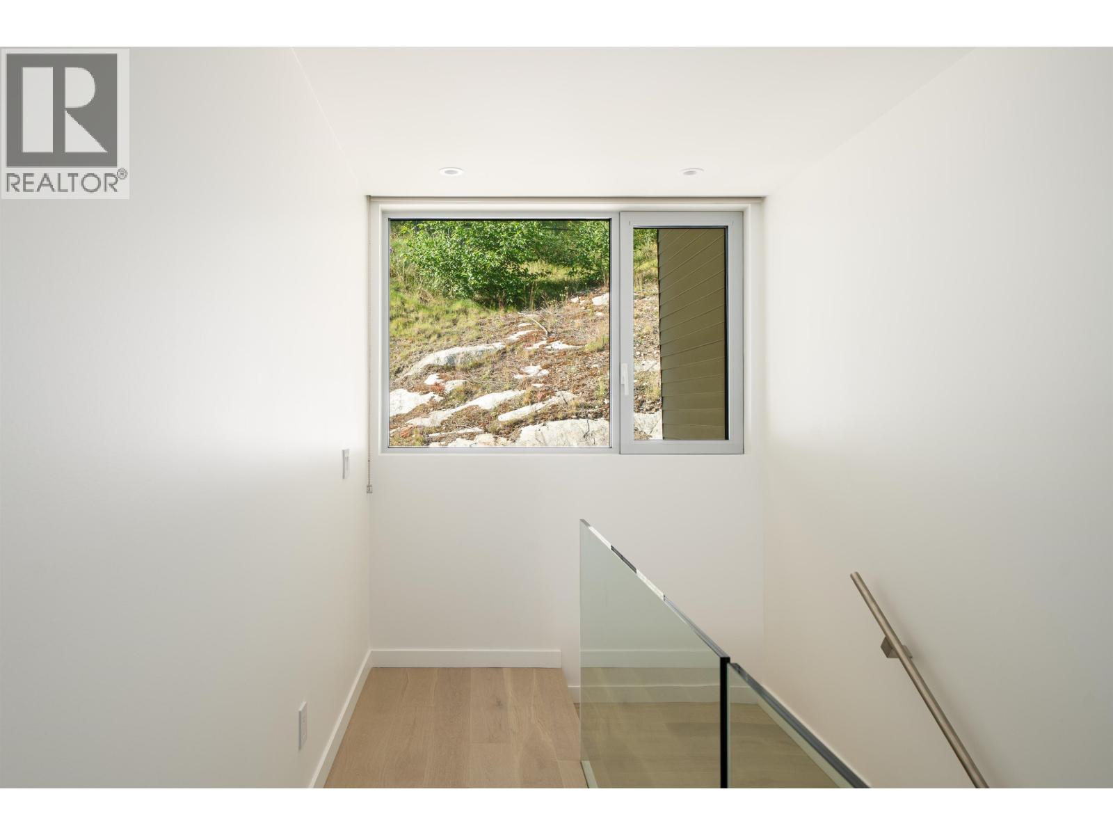 3317 CHIPPENDALE ROAD, West Vancouver