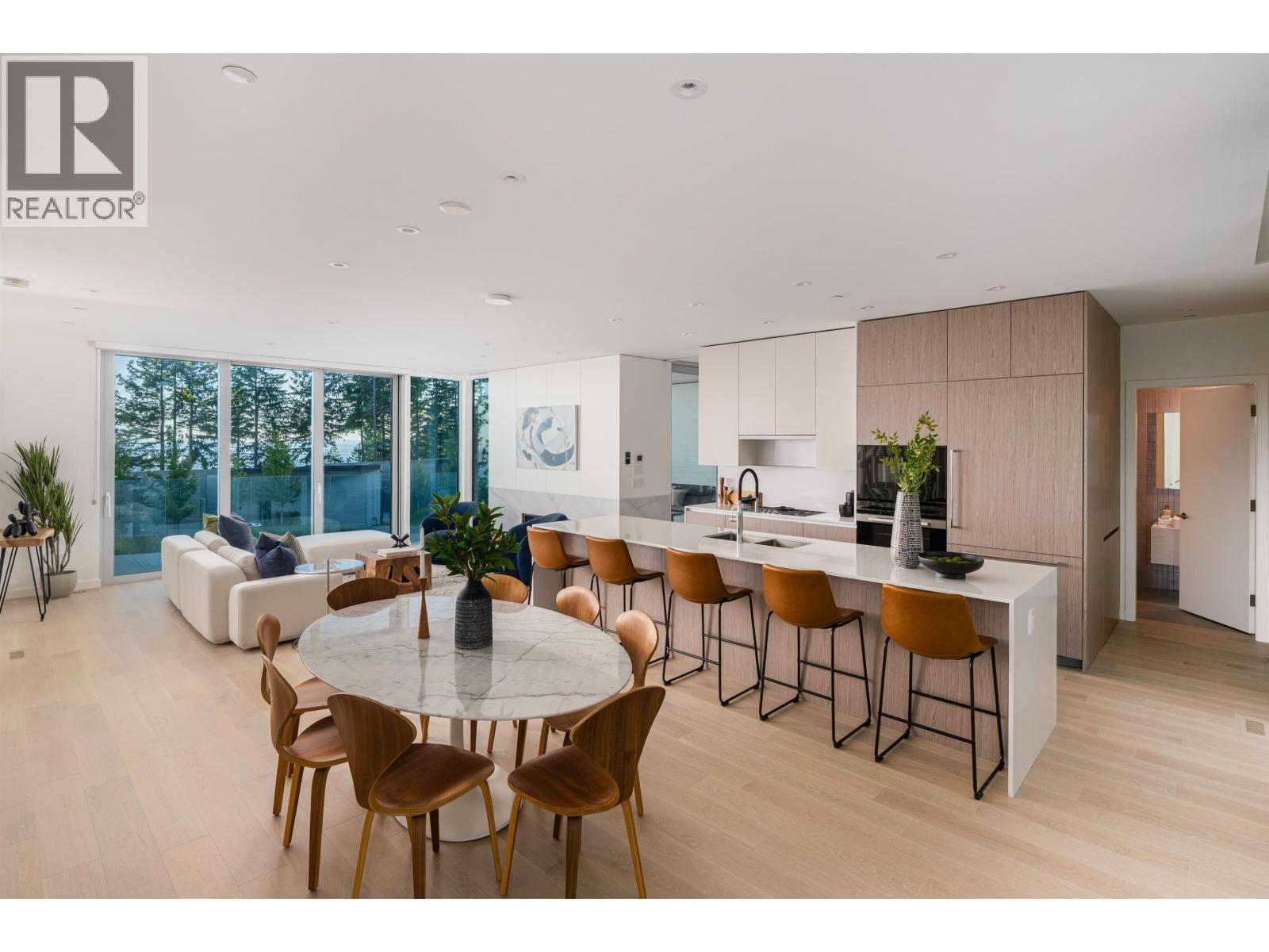 3317 CHIPPENDALE ROAD, West Vancouver