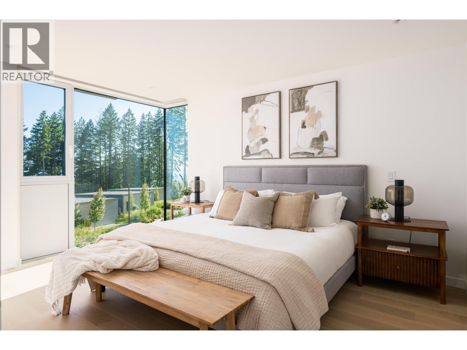 3317 CHIPPENDALE ROAD, West Vancouver